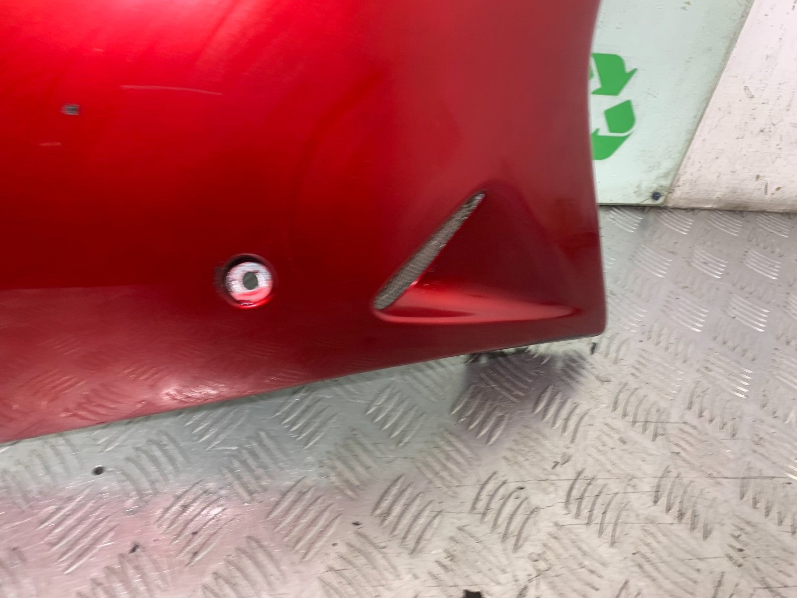 HONDA CBR1100 BLACKBIRD RIGHT FAIRING PANEL  YEAR 1999-2005 (CMB1232)
