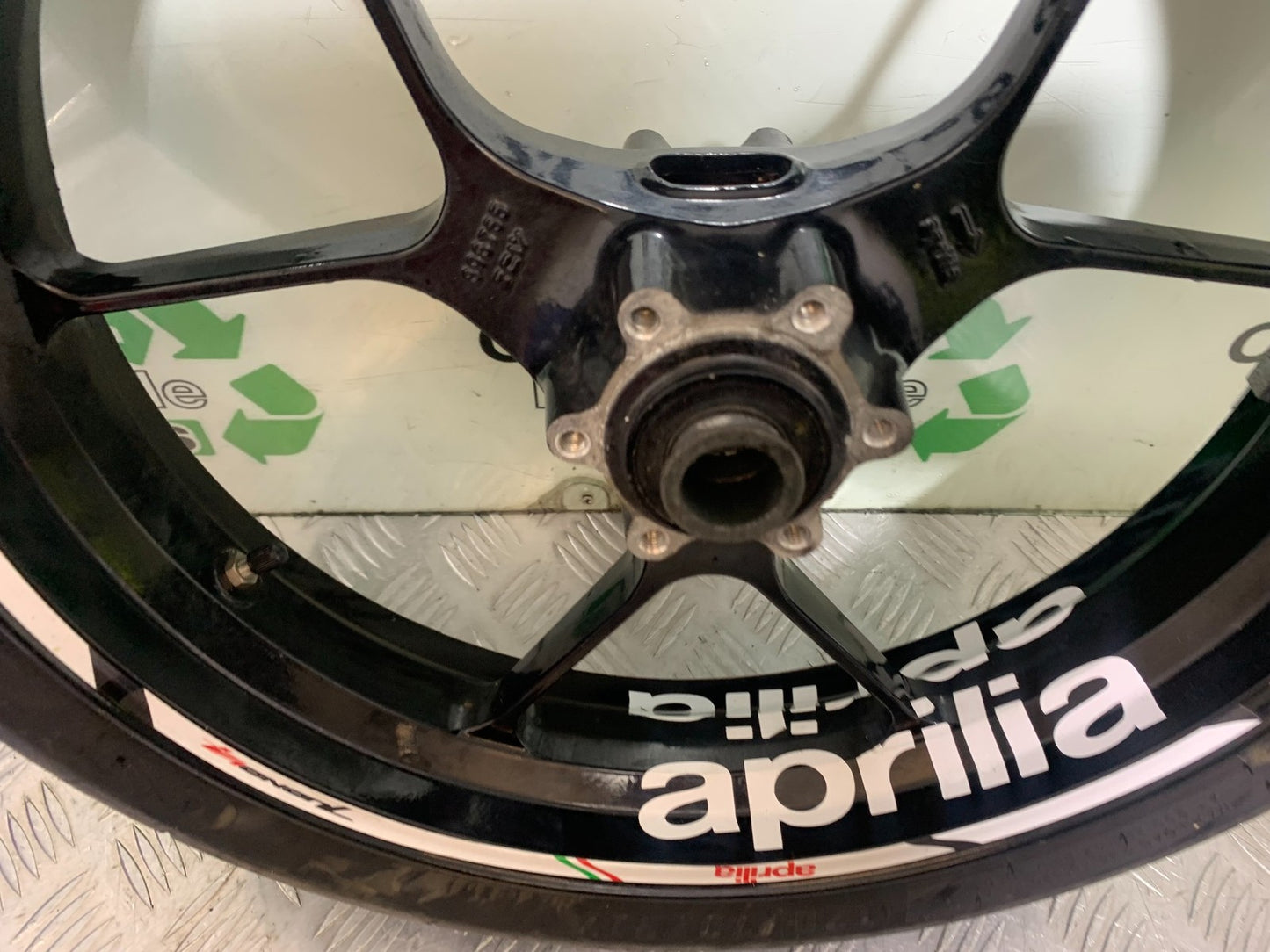 APRILIA TUONO 1000 V4 FRONT WHEEL  YEAR 2013-2014 (CMB1239)