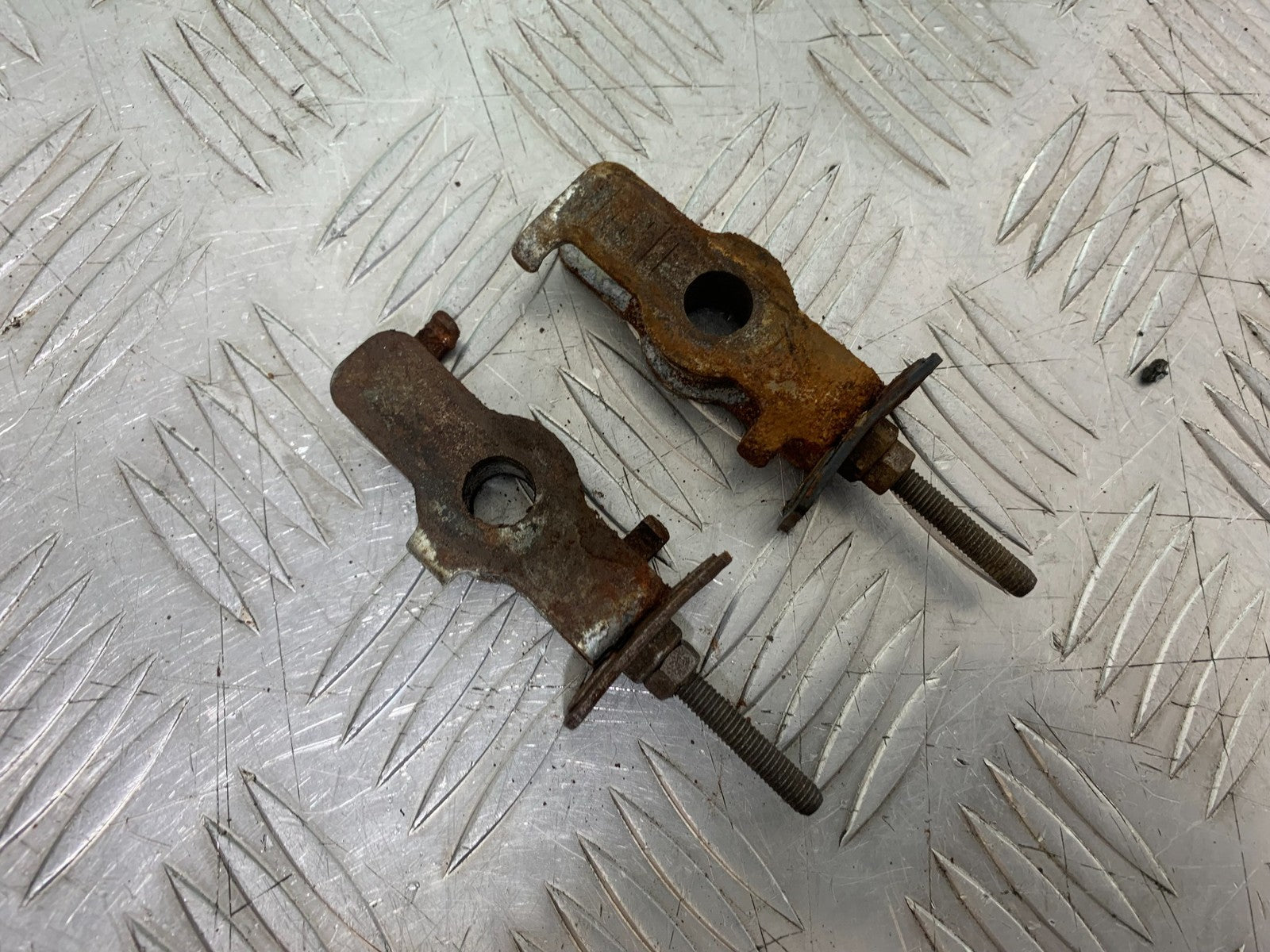 HONDA CBF125 CBF 125 CHAIN ADJUSTERS   YEAR 2009-14 (CMB1182)