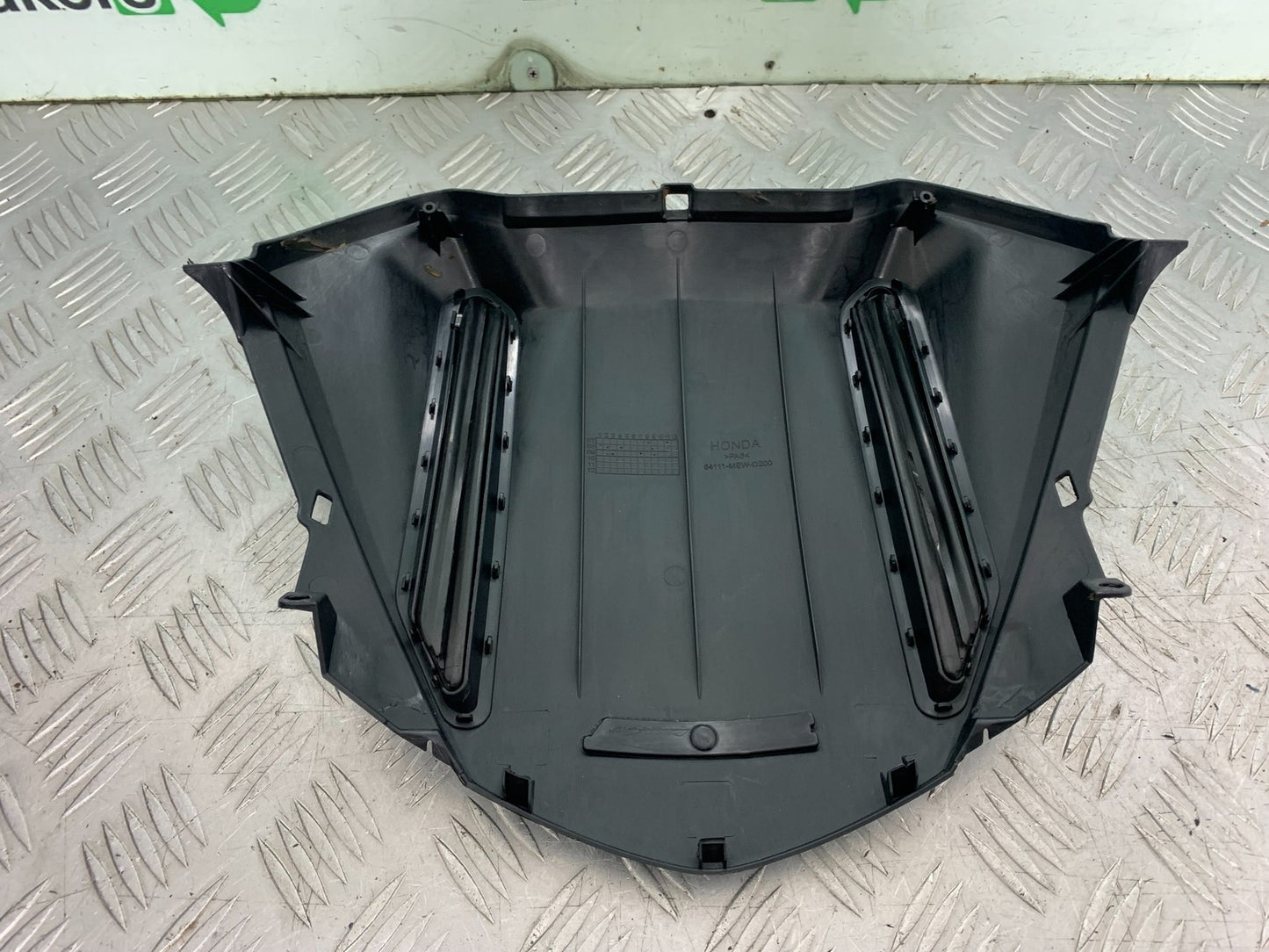 HONDA NT 700 V DEAUVILLE SCREEN INFILL COVER YEAR 2006-2010 (CMB1298)