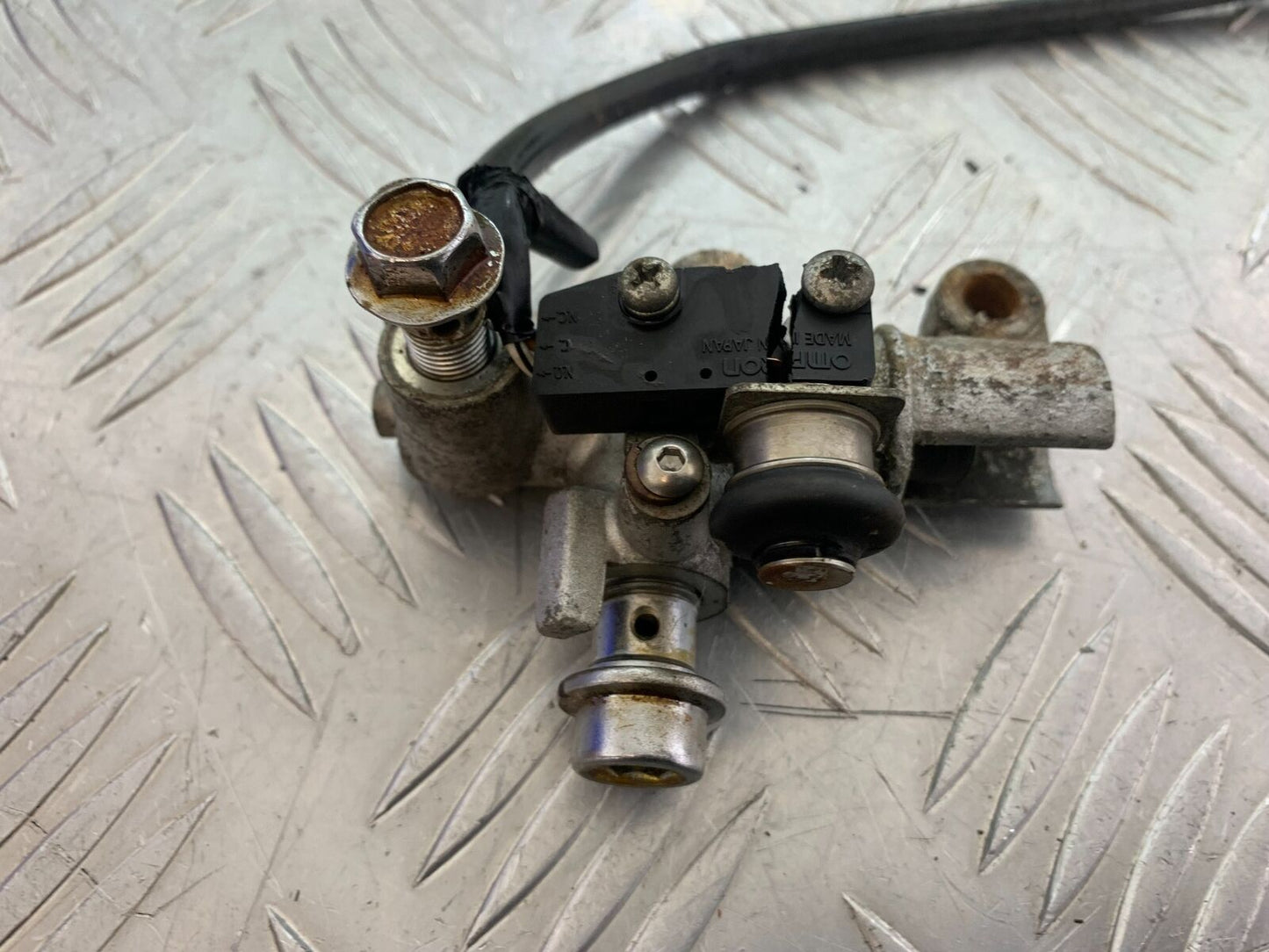 SUZUKI VS1400 VS 1400 INTRUDER REAR MASTER CYLINDER  YEAR 1988 (CMB1077)