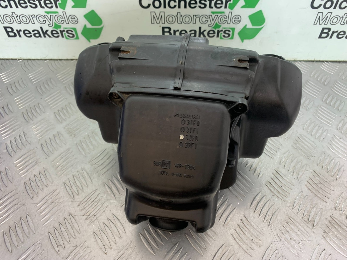SUZUKI GSF1200 GSF 1200 BANDIT AIR BOX  YEAR 2001-2004 (CMB1188)