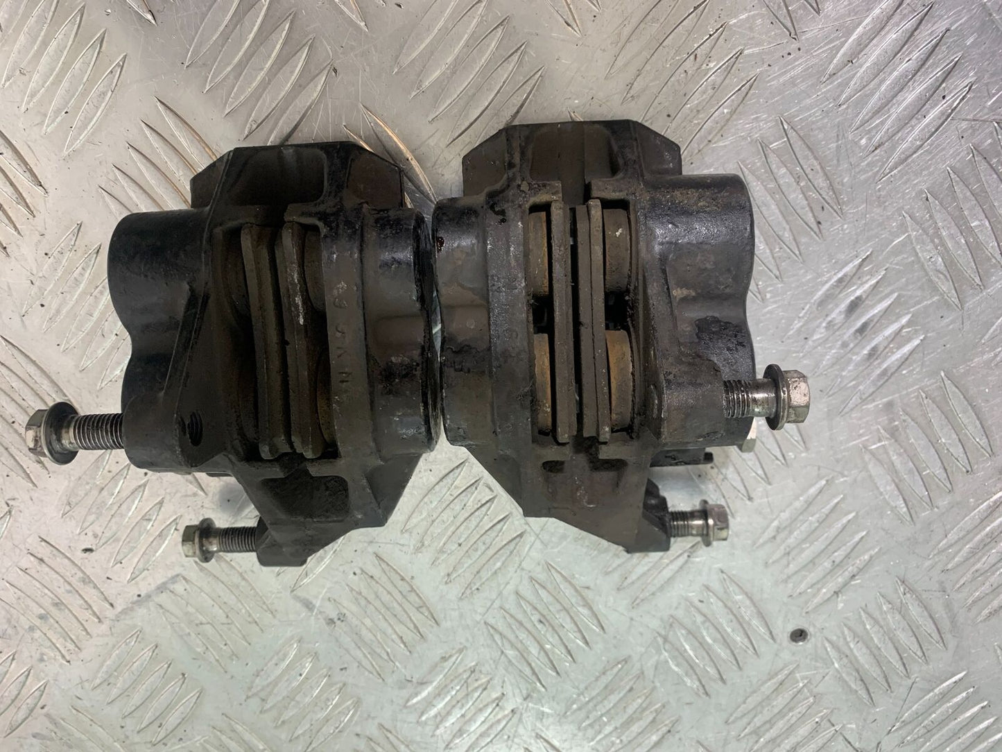 YAMAHA XJR1300 XJR 1300 FRONT BRAKE CALIPERS YEAR 1999-2003 (CMB1119)