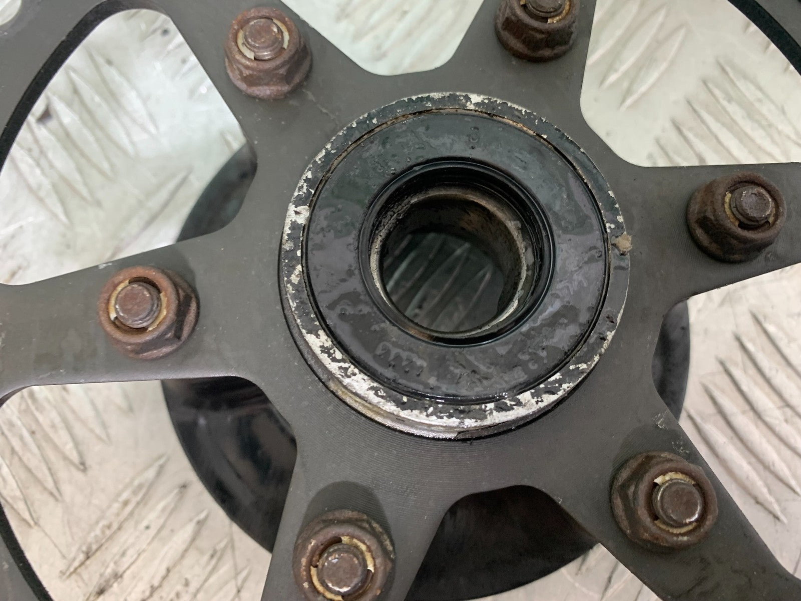 KTM DUKE 125 SPROCKET CARRIER  YEAR 2012-2016 (CMB1317)