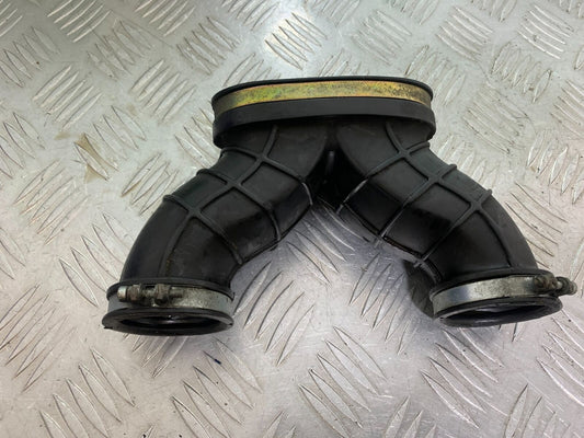 TRIUMPH THUNDERBIRD 1600 AIRBOX RUBBERS   YEAR 2011 (CMB1107)
