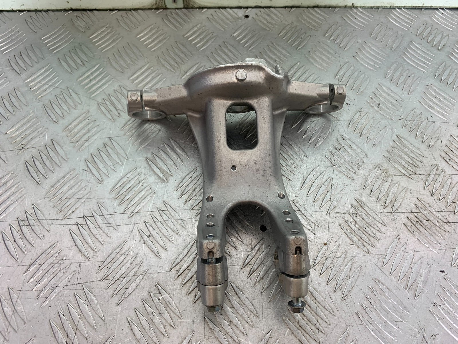 YAMAHA XMAX 300 TOP YOKE  YEAR 2017-2020 (CMB1218)