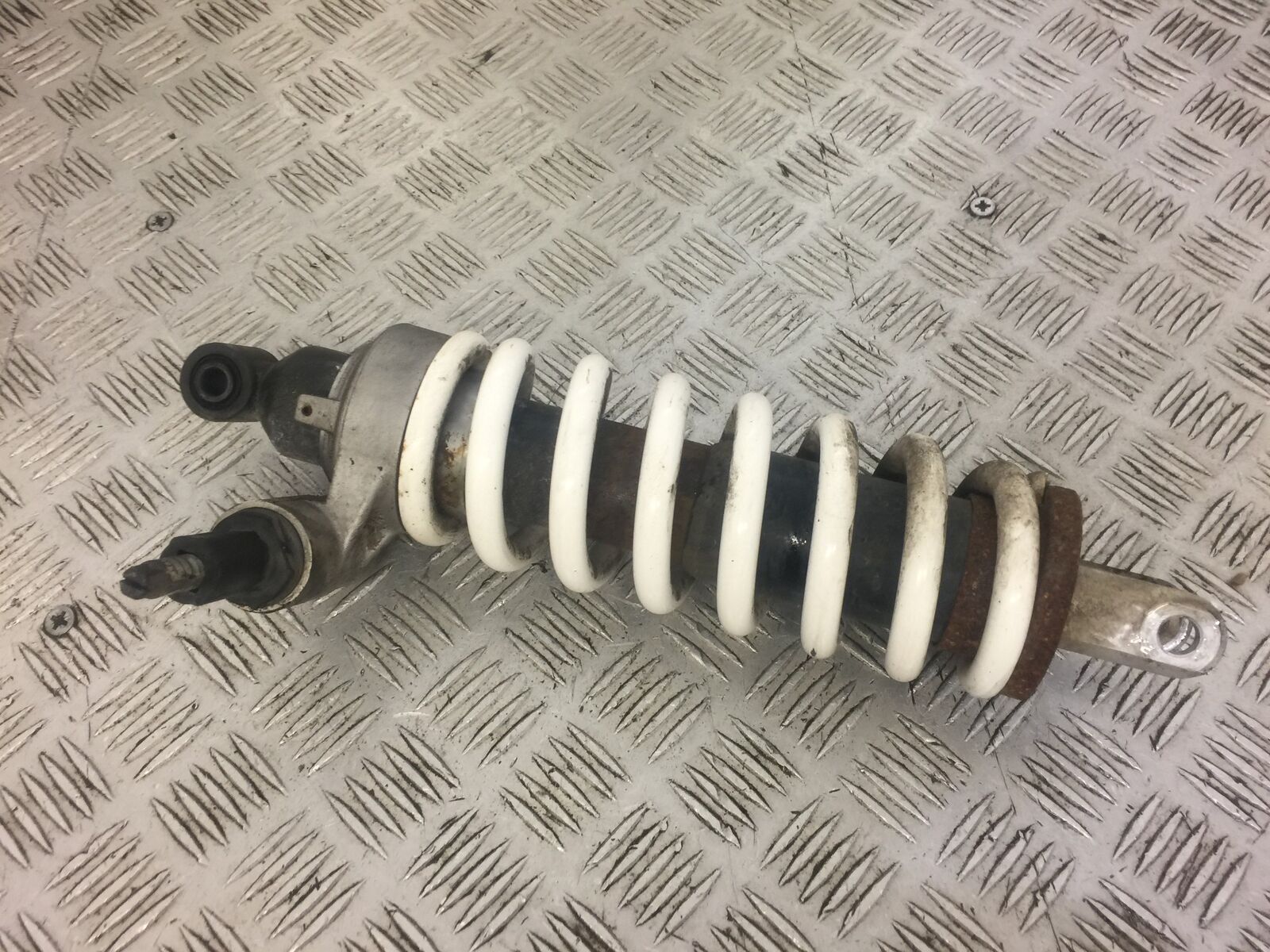 TRIUMPH TIGER 800 XRT REAR SHOCK  YEAR 2015-2017 (STOCK 506)