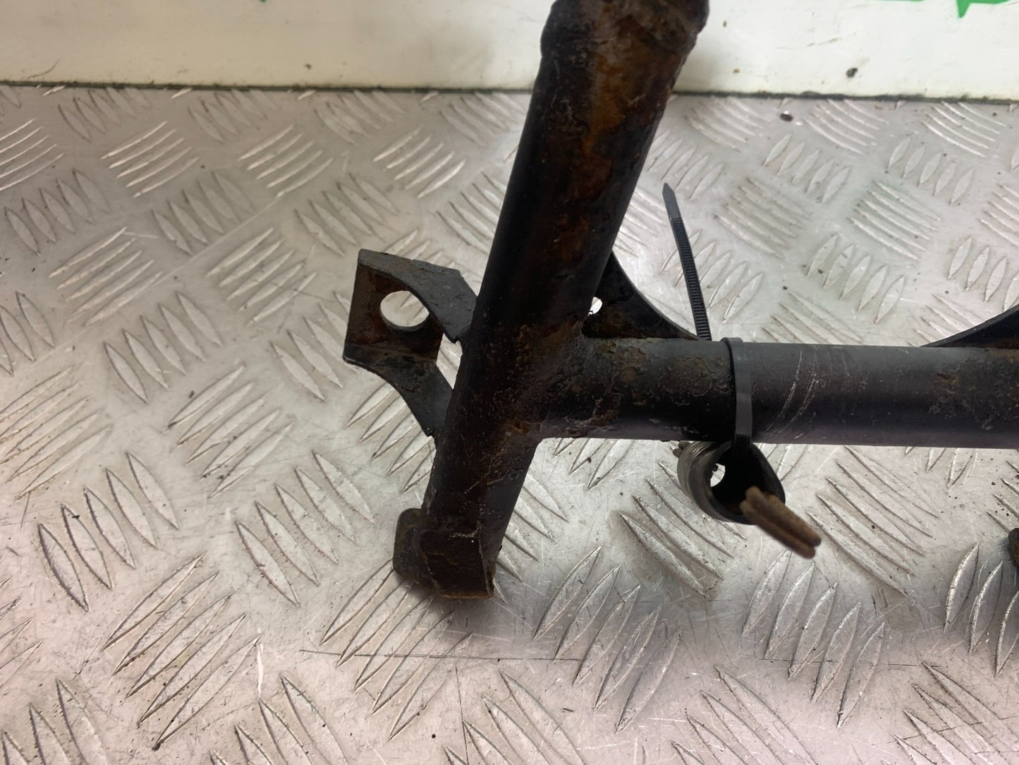 KAWASAKI GTR1400 GTR 1400 CENTER STAND  YEAR 2007-09(CMB1174)