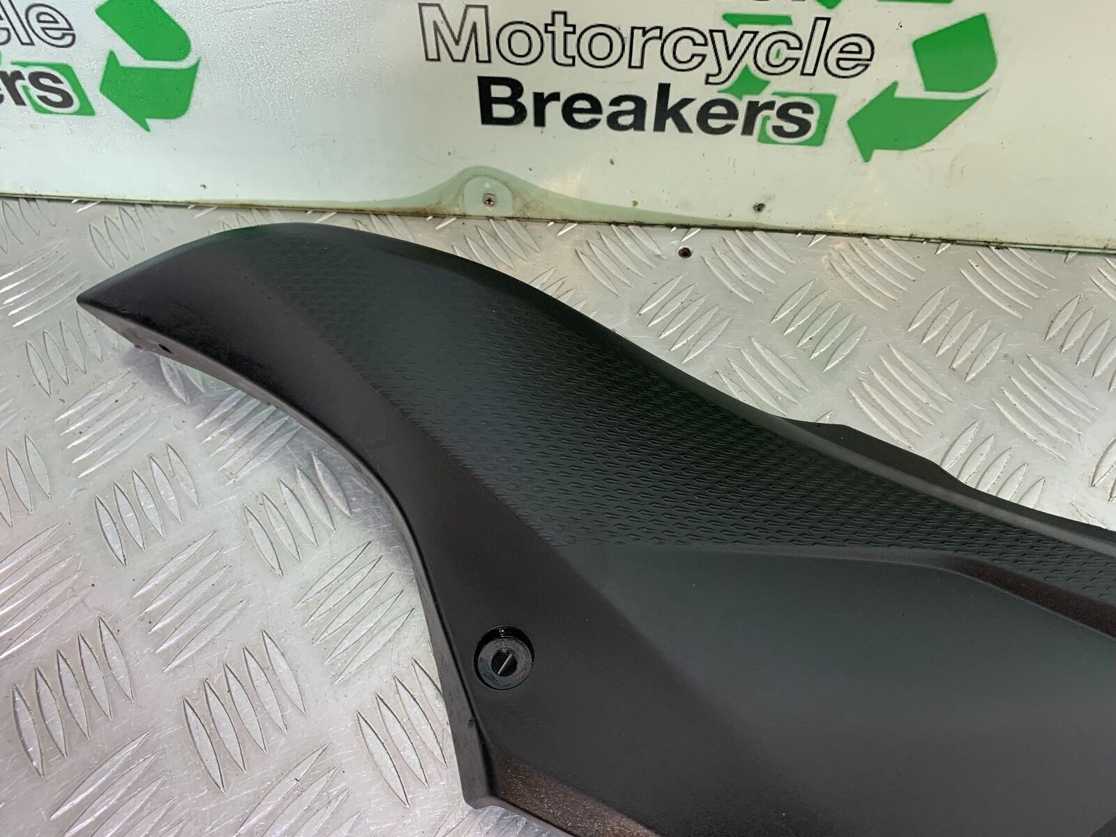 HONDA CBR500R CBR 500 R LEFT FRAME COVER  YEAR 2012-16 (CMB1048)