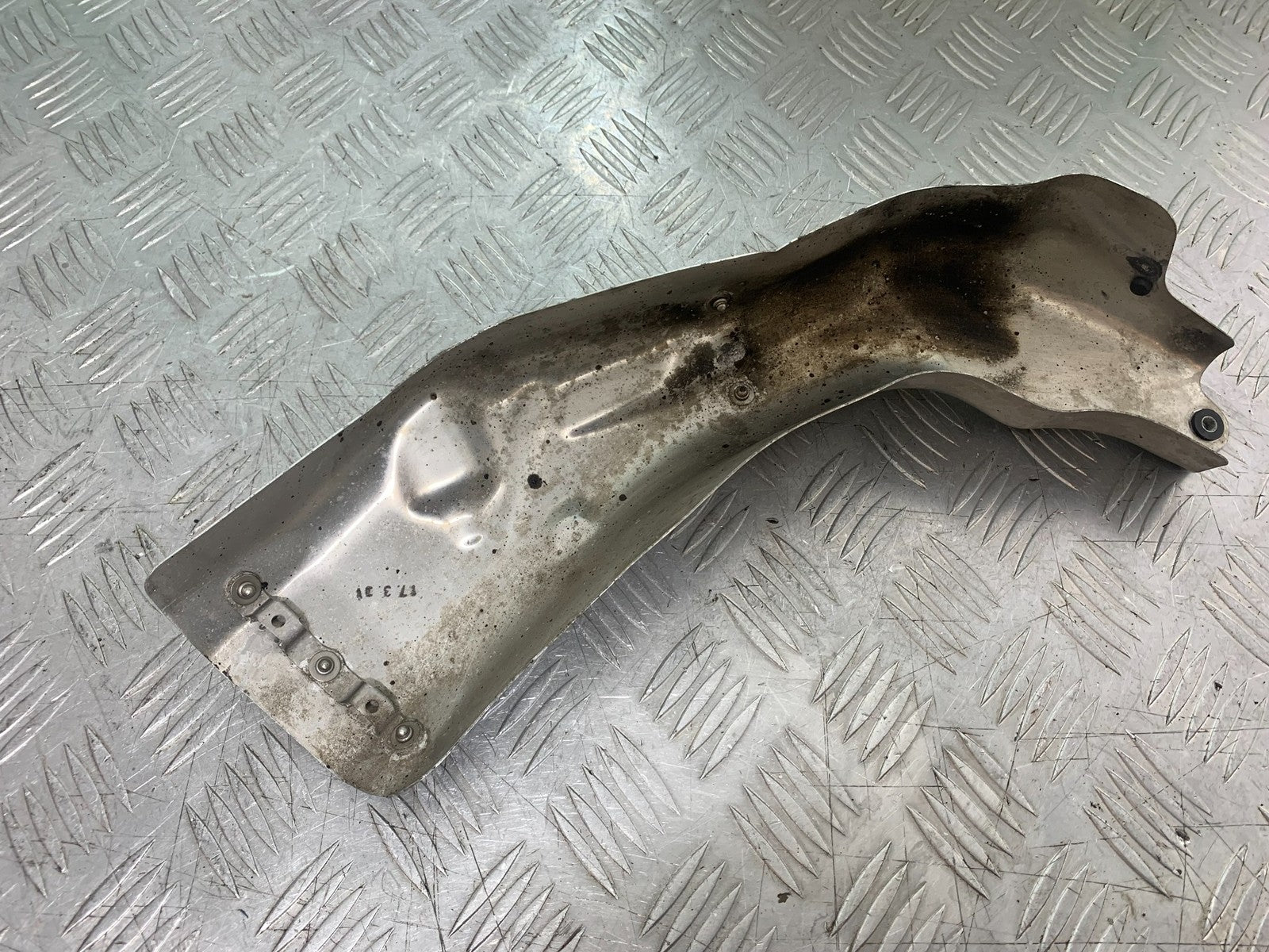 HONDA CBR1000 rr FIREBLADE EXHAUST SHIELD YEAR 2006 (CMB1220)