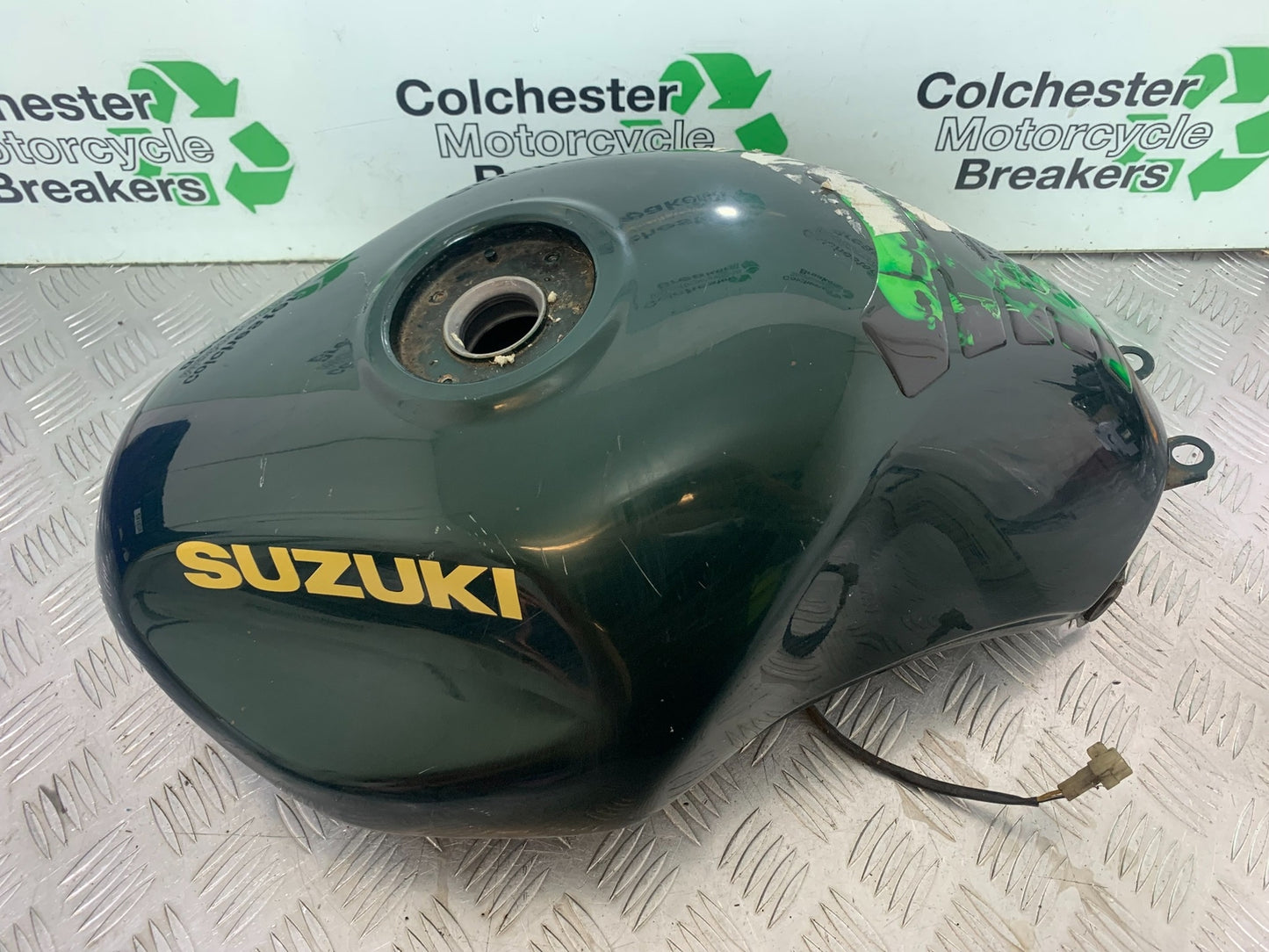SUZUKI GSF1200  GSF 1200 BANDIT PETROL TANK   YEAR 1997-2000 (CMB1149)