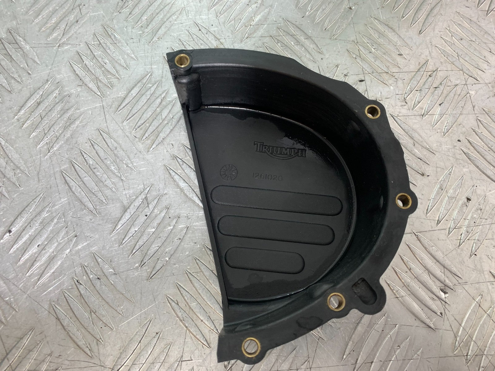 TRIUMPH 955i SPRINT ST SPROCKET COVER YEAR 1999-04 (CMB1230)