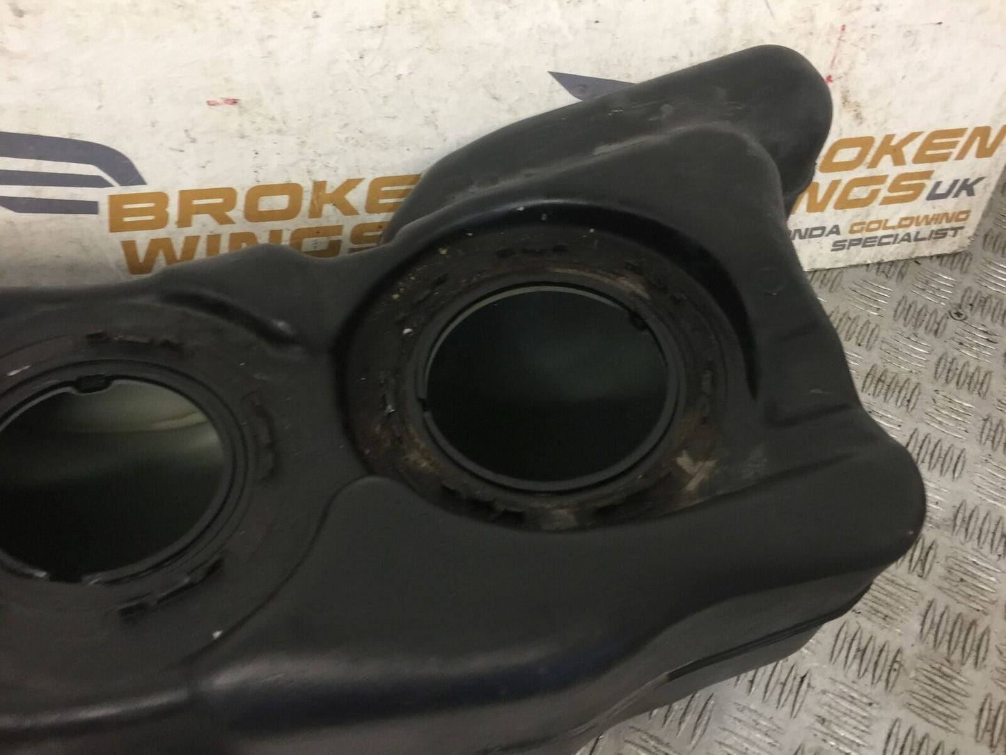 HONDA GL1800 GL 1800 PETROL TANK  YEAR 2004-10 ABS (STOCK 890)