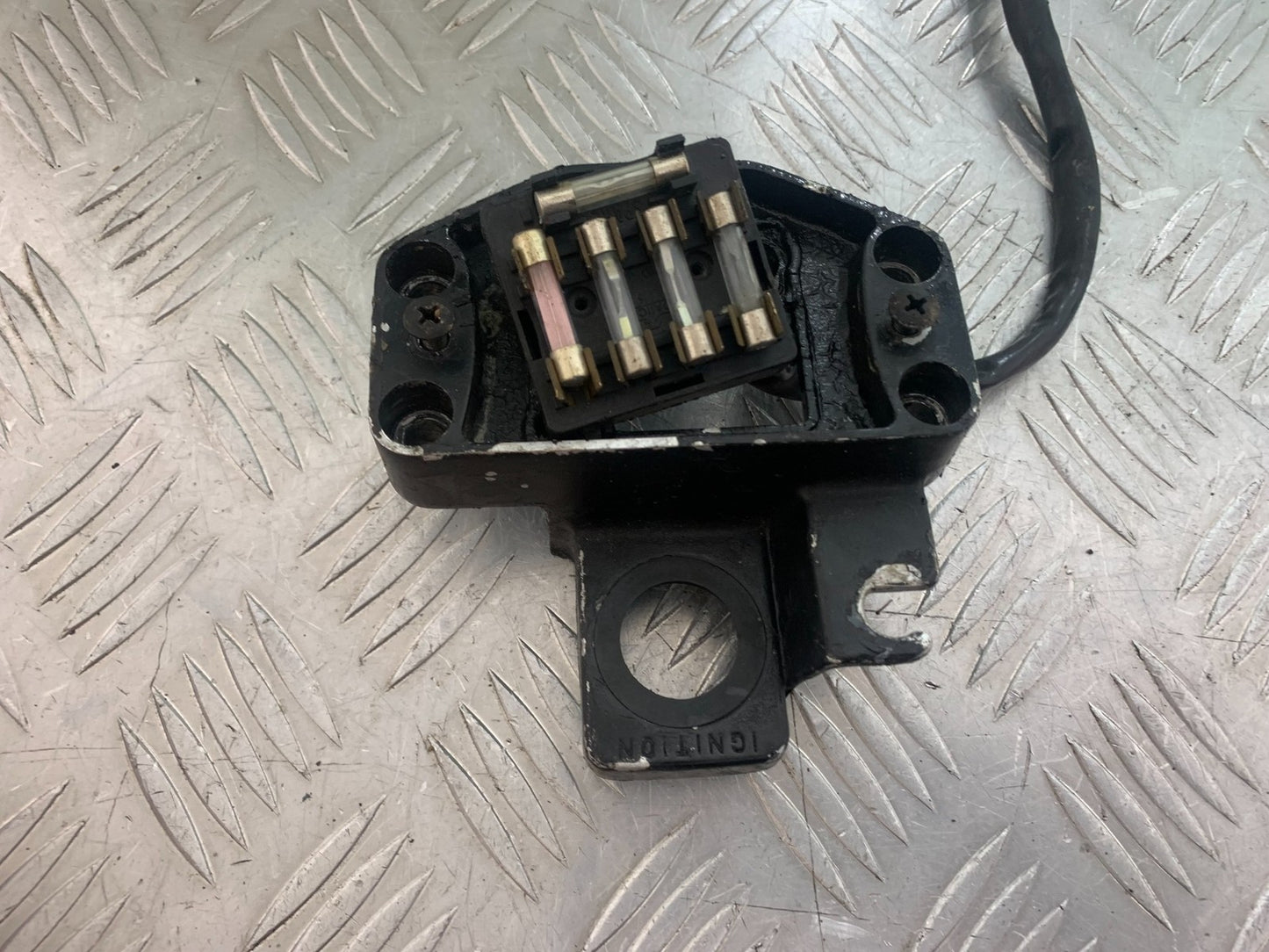 HONDA GL500 GL 500 SILVERWING FUSE BOX   YEAR 1981-82 (CMB1168)