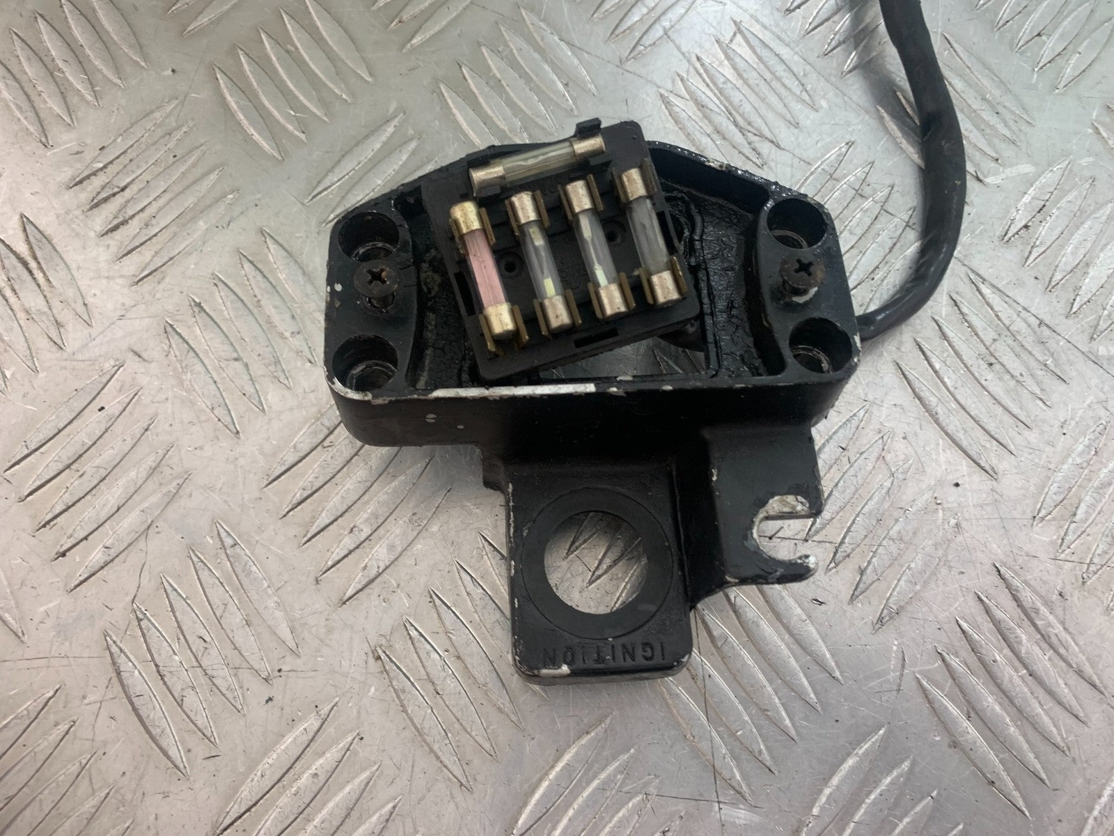 HONDA GL500 GL 500 SILVERWING FUSE BOX   YEAR 1981-82 (CMB1168)
