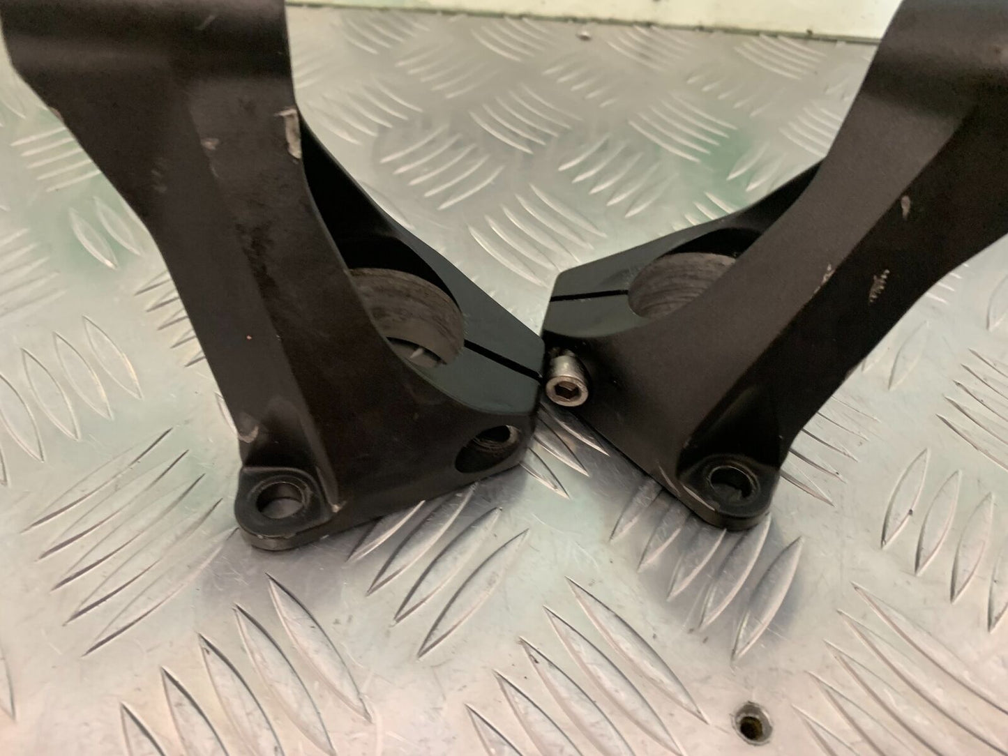 KAWASAKI Z1000 SX LEFT & RIGHT HANDLEBAR MOUNTS   YEAR 2011-16 (STOCK 942)