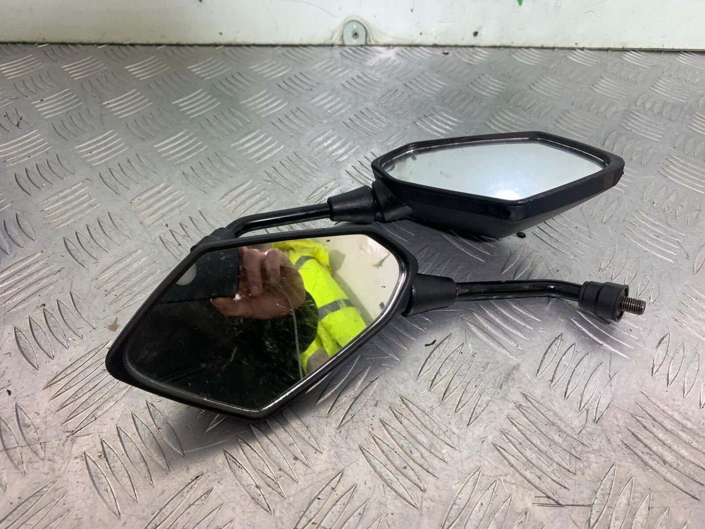 MUTT GT-SS  125 MIRRORS YEAR 2020- 2024 (CMB1085)