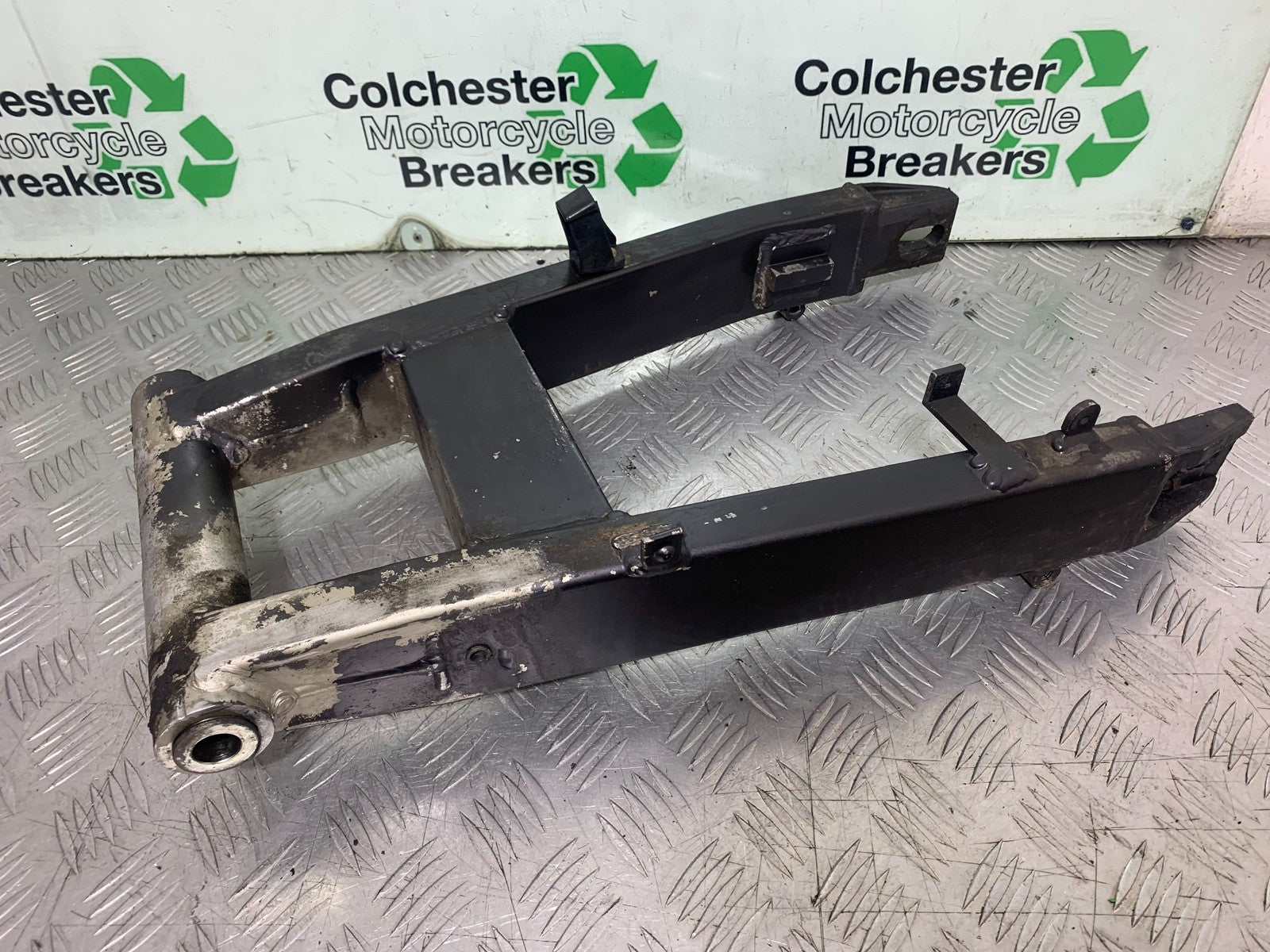 KAWASAKI ZX9R ZX9 C SWINGARM  YEAR 1998-99 (CMB1213)