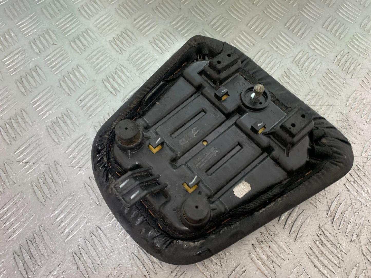ROYAL ENFIELD HIMALAYAN 411 REAR SEAT YEAR 2018-2023 (CMB1322)