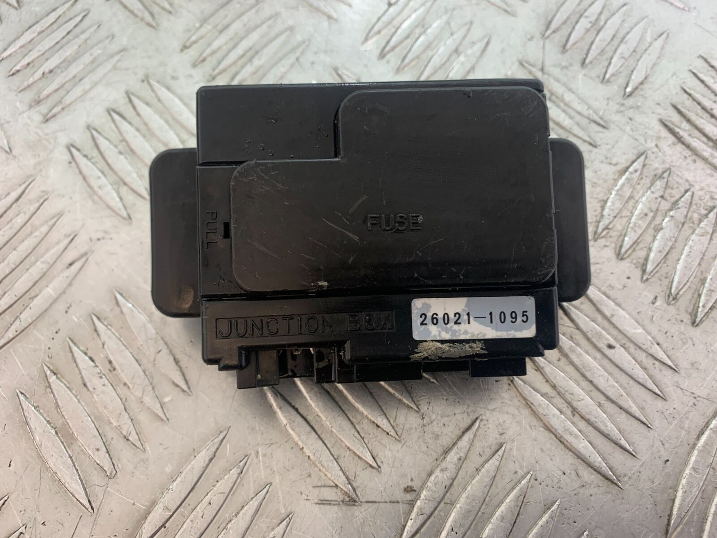 KAWASAKI ZX6R ZX636 FUSE BOX  YEAR 2002  (CMB1100)