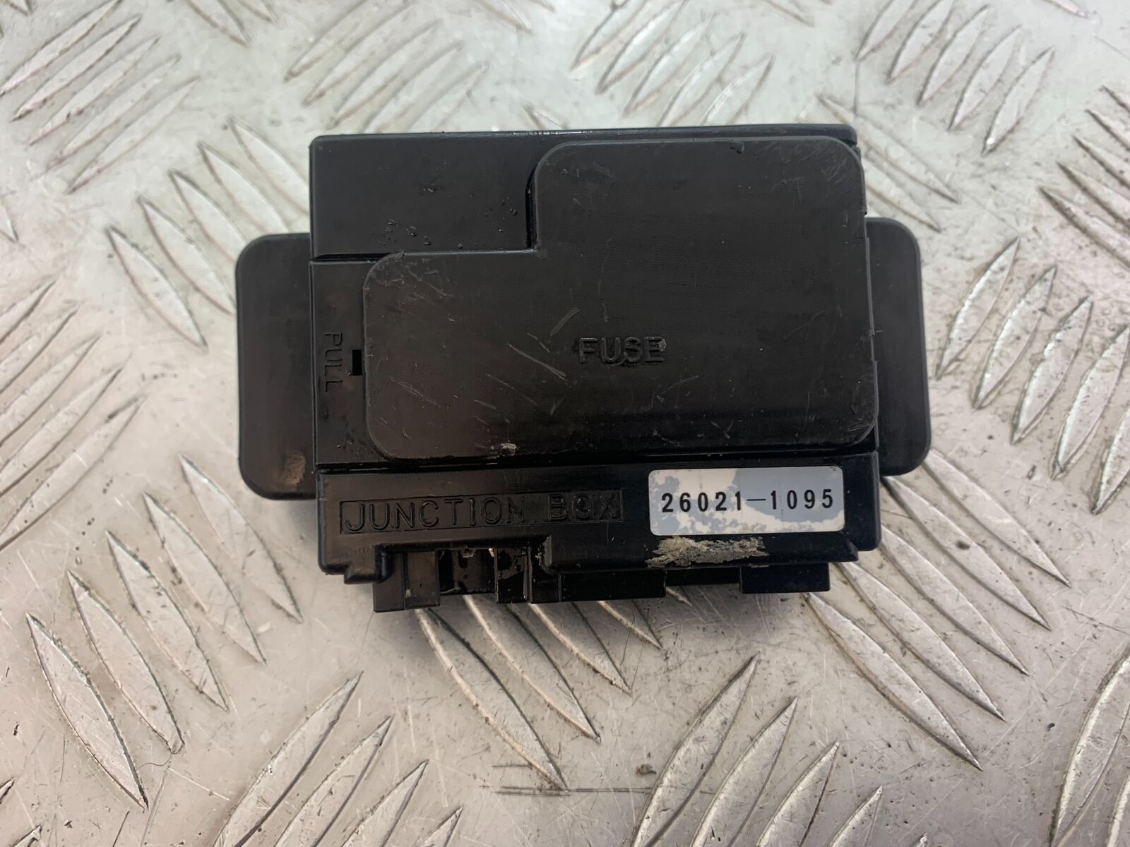 KAWASAKI ZX6R ZX636 FUSE BOX  YEAR 2002  (CMB1100)