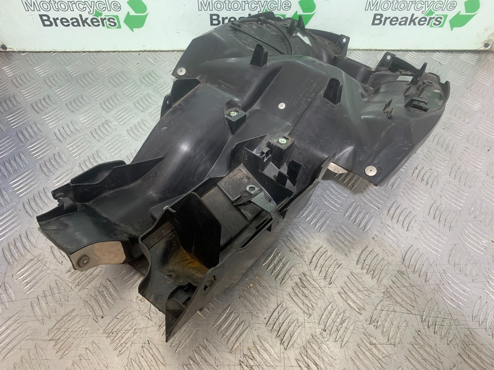 HONDA VFR800 VFR 800 V-TEC UNDERTRAY  YEAR 2002 -09 (CMB1296)