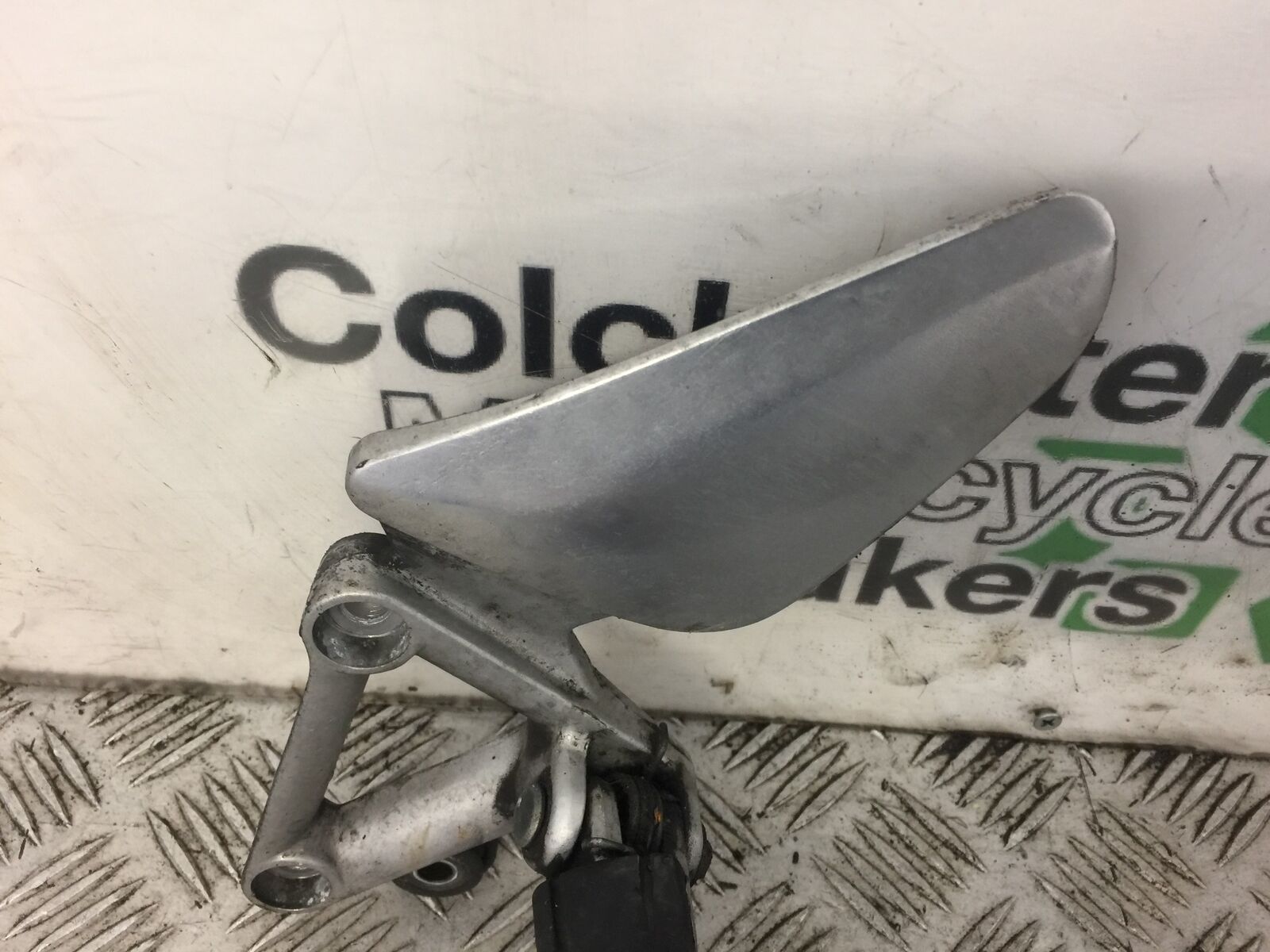 HONDA CBR1100 BLACKBIRD FRONT LEFT HANGER AND PEG  YEAR 2001 (STOCK 390)