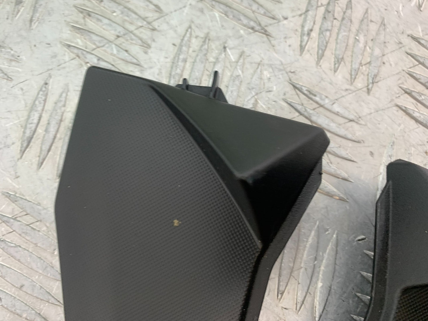 KAWASAKI ZX10R ZX10 R TOP FAIRING INFILL PANELS   2008-2010 (CMB1301)