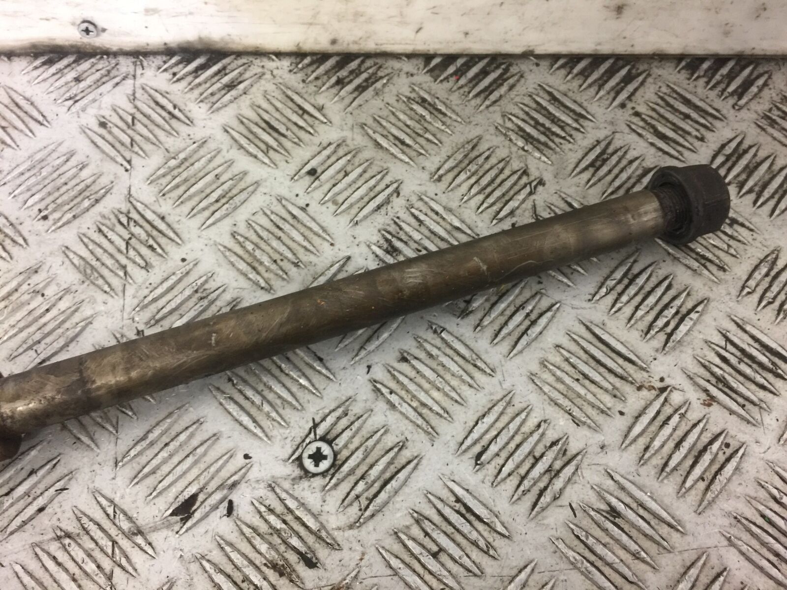 HONDA VT1100 C SHADOW REAR WHEEL SPINDLE    YEAR 1987-1996  (STOCK 540)