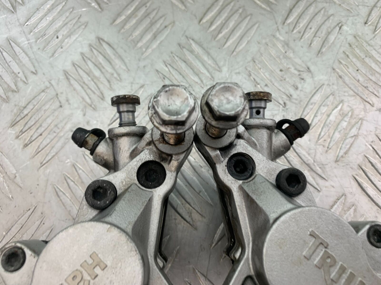 TRIUMPH THUNDERBIRD 1600 FRONT BRAKE CALIPERS  YEAR 2011 (CMB1107)