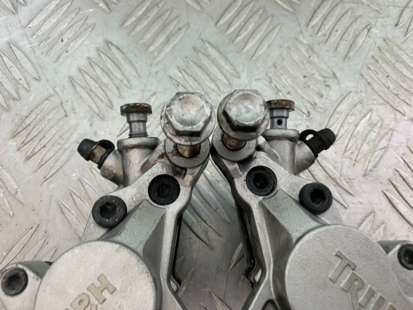 TRIUMPH THUNDERBIRD 1600 FRONT BRAKE CALIPERS  YEAR 2011 (CMB1107)