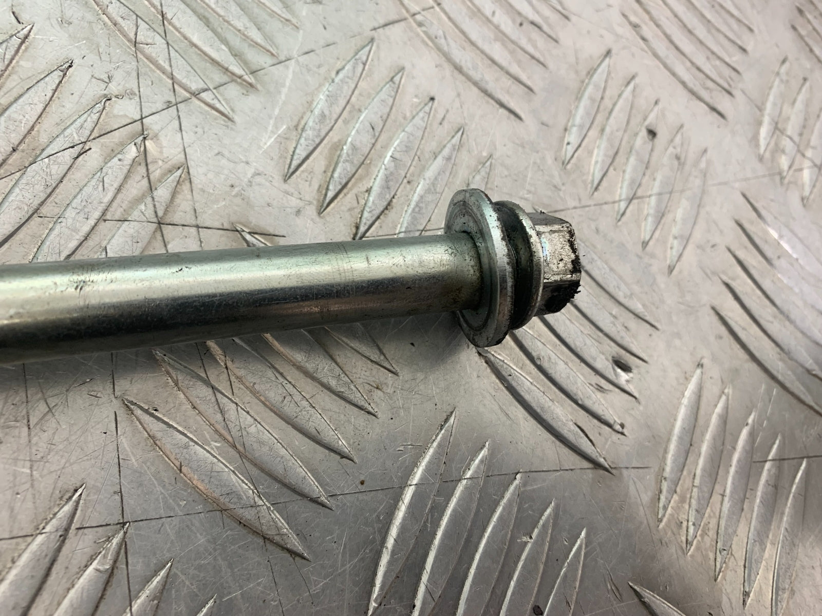 KAWASAKI Z125 Z 125 SWINGARM SPINDLE   YEAR  2018-2023 (CMB1167)