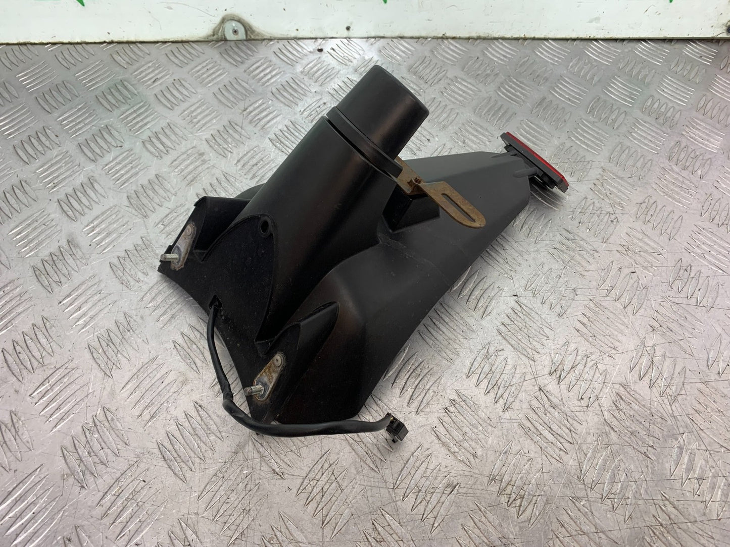 KAWASAKI GTR1400 GTR 1400 REAR MUDGUARD YEAR 2007-2009 (CMB1306)