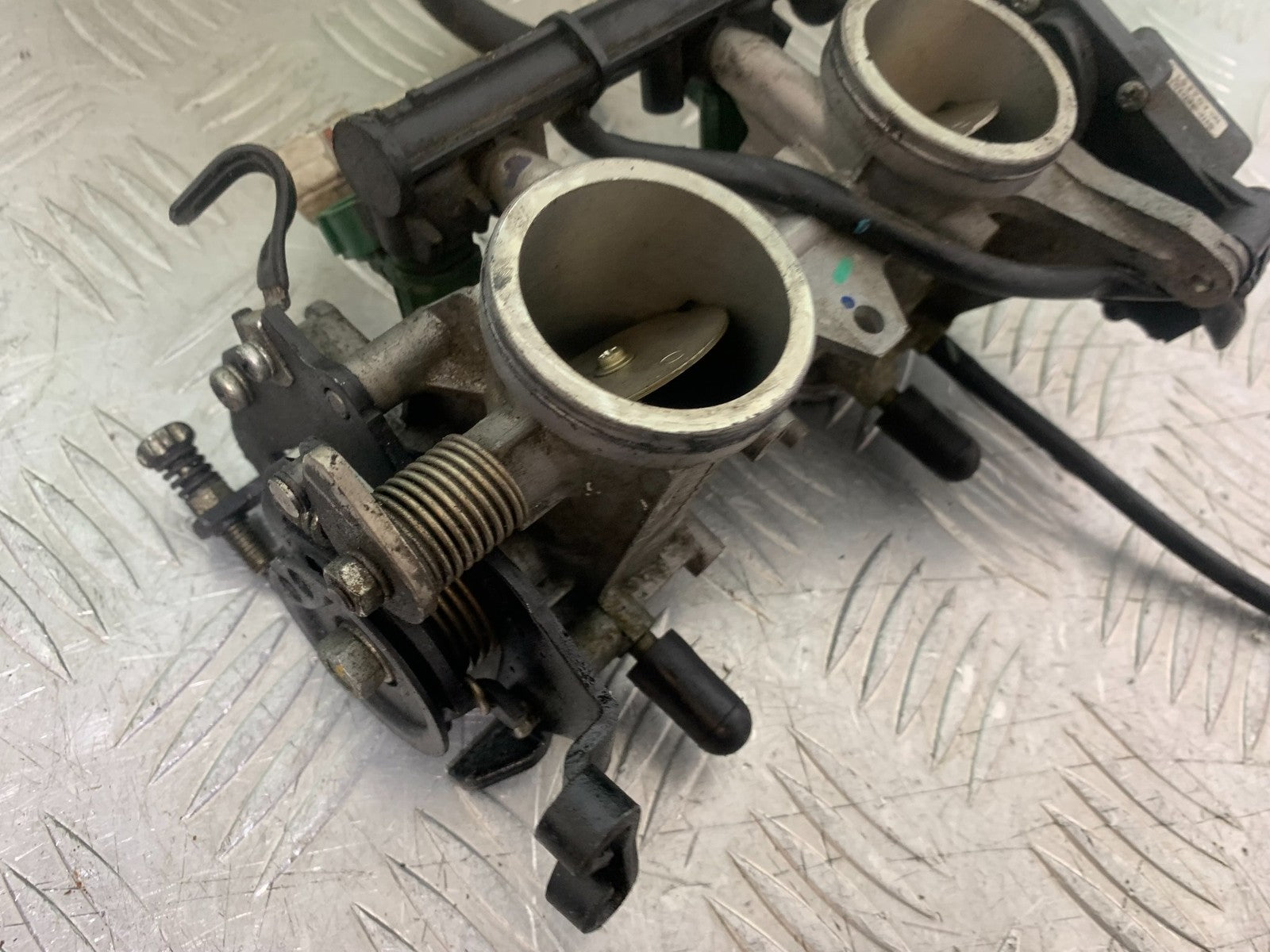 KAWASAKI 650 VERSYS THROTTLE BODIES  YEAR 2015-2018 (CMB1288)