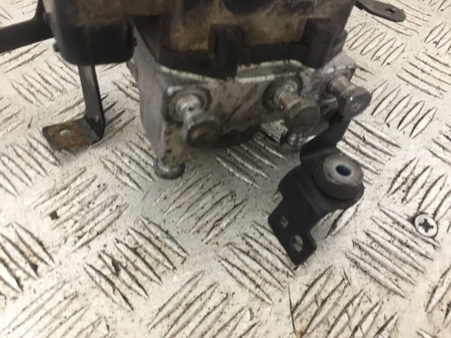TRIUMPH TROPHY 1215 SE ABS PUMP   2012-2017 (STOCK 740)