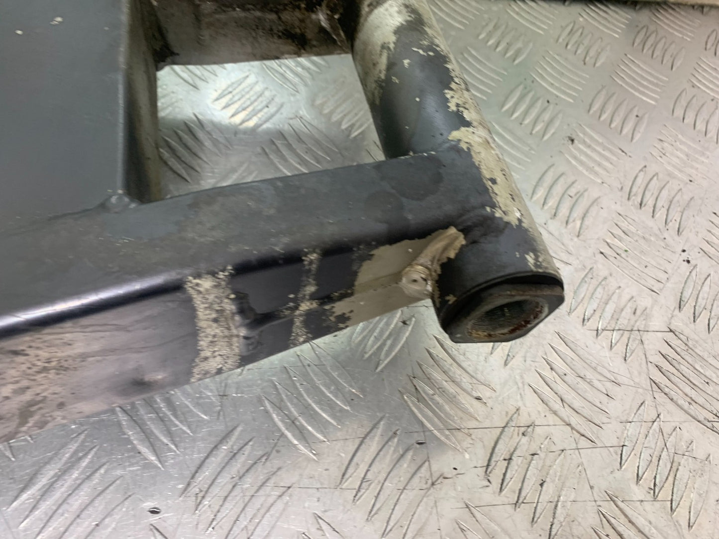 KAWASAKI ZX9R ZX9 C SWINGARM  YEAR 1998-99 (CMB1213)