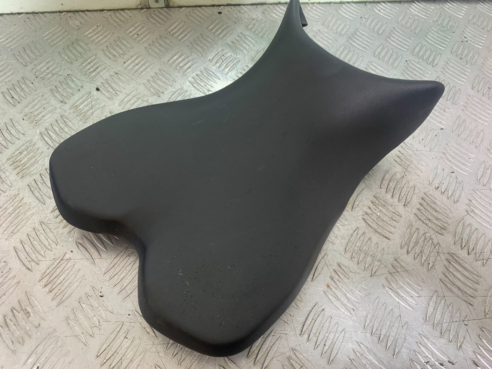 YAMAHA YZF R1 14 B BIG BANG FRONT SEAT  2009-14 (CMB1175)
