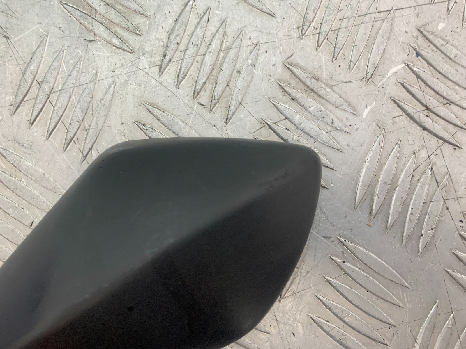 TRIUMPH 675 STREET TRIPLE RIGHT MIRROR  2013-2016 (CMB1186)