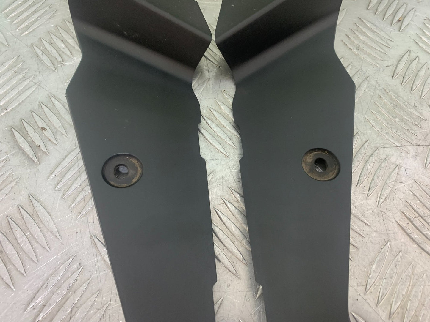 TRIUMPH TIGER 800 XRT LEFT AND RIGHT INNER INFILLS  2018-2020 (CMB1193)