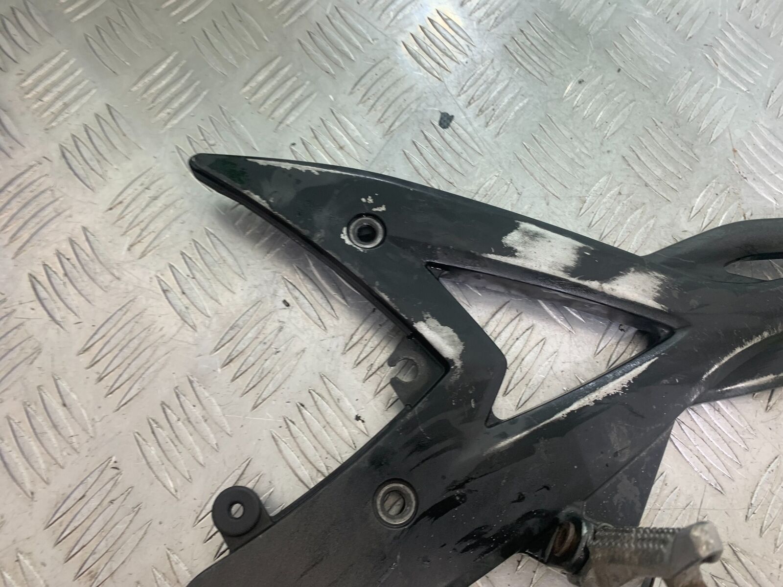 KAWASAKI ER6 F LEFT HANGER  YEAR 2005-2008 (CMB1098)