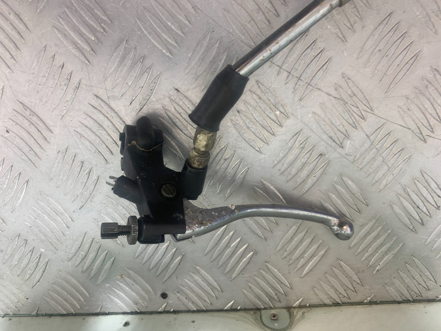 PIONEER XF250 CLUTCH LEVER AND BRACKET  YEAR 2009 (CMB1143)
