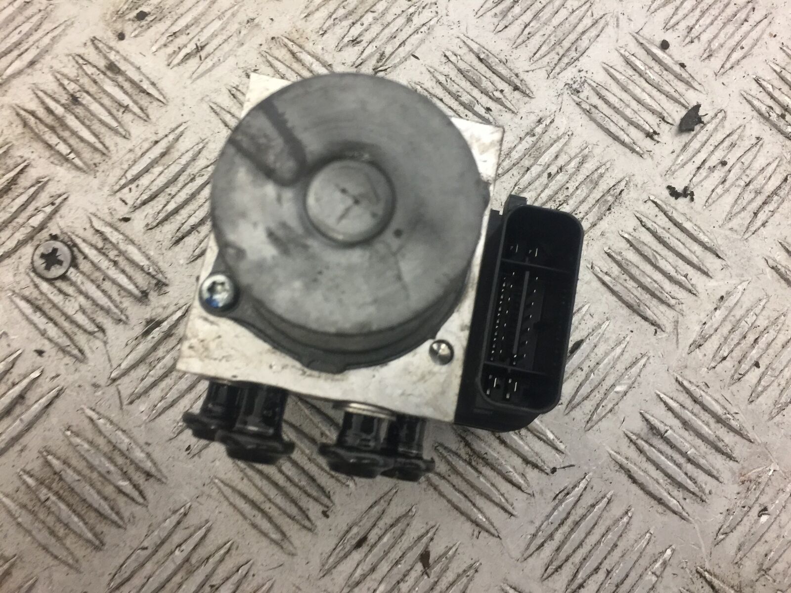 YAMAHA MT07 MT-07 TRACER ABS PUMP  YEAR 2016 (STOCK 642)