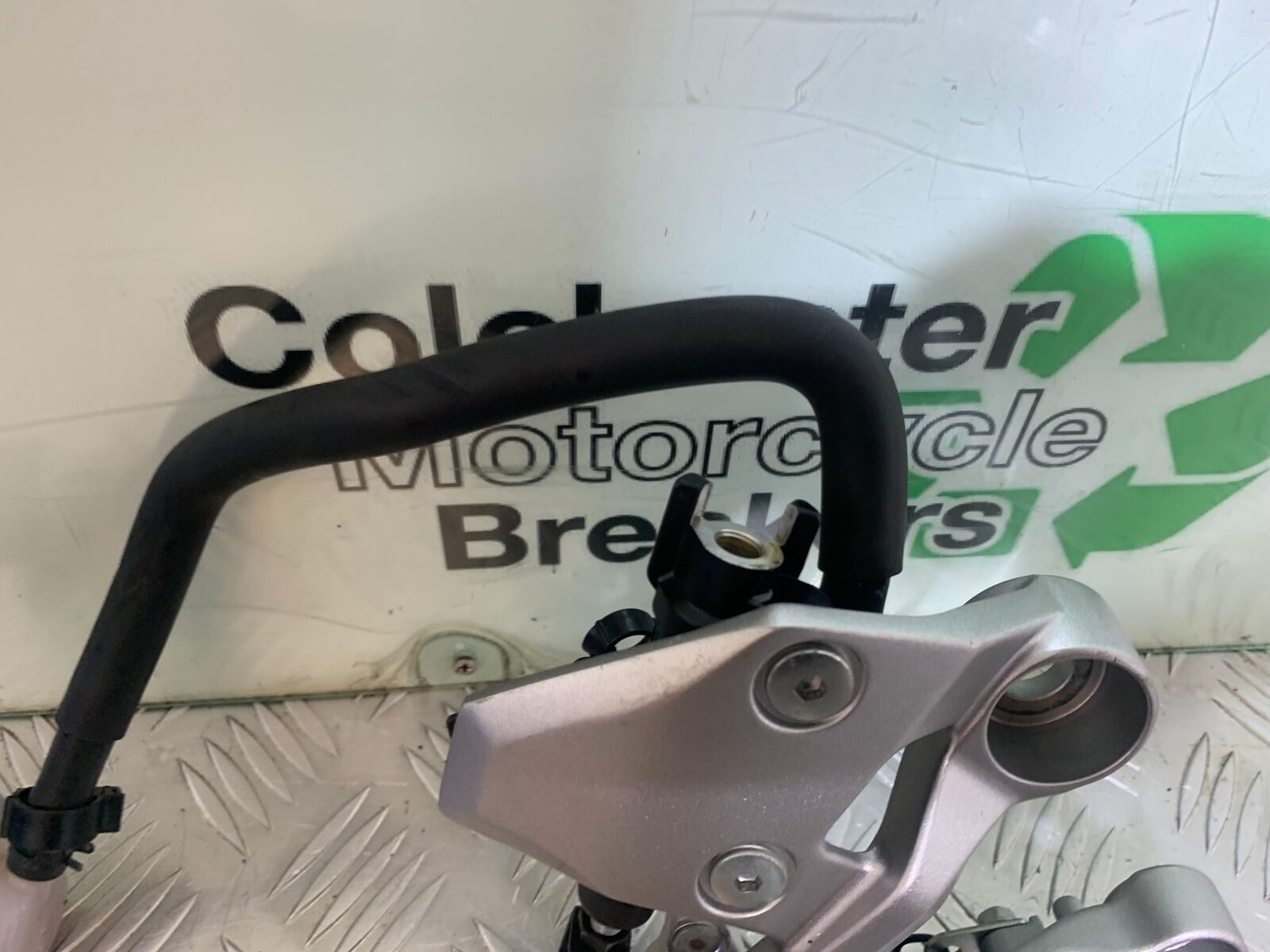 YAMAHA XSR900 XSR 900 FRONT RIGHT HANGER YEAR 2021-2022 (CMB1073)