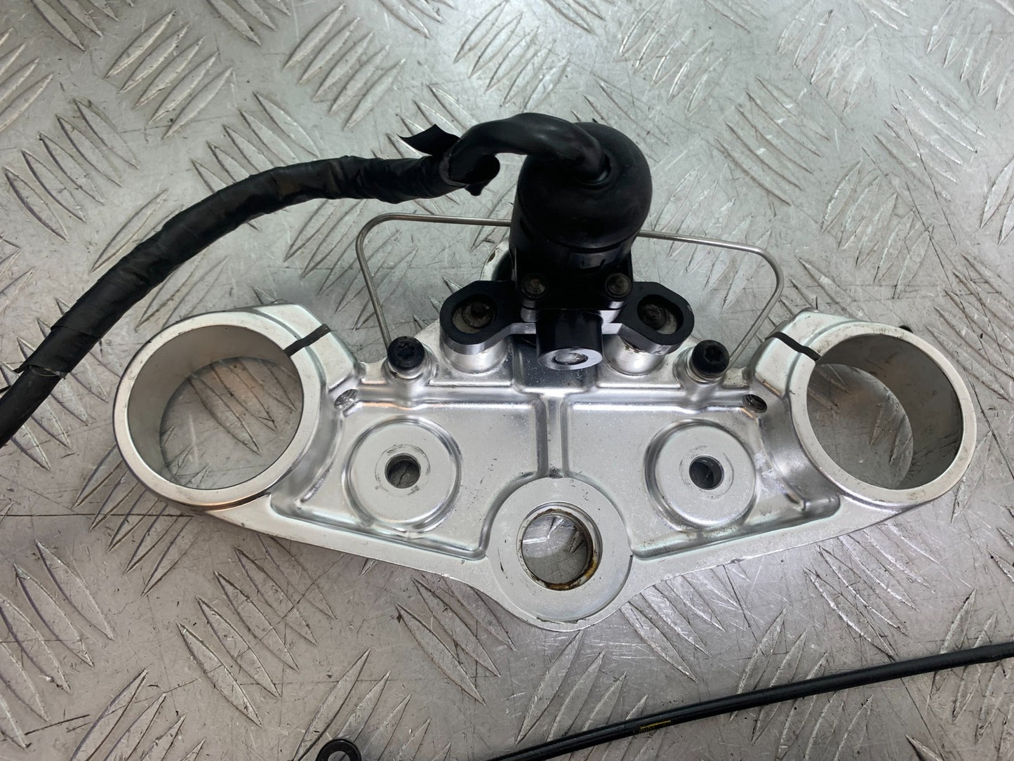 TRIUMPH 1050 SPEED TRIPLE LOCKSET AND KEYS   YEAR 2005-2007 (CMB1322)