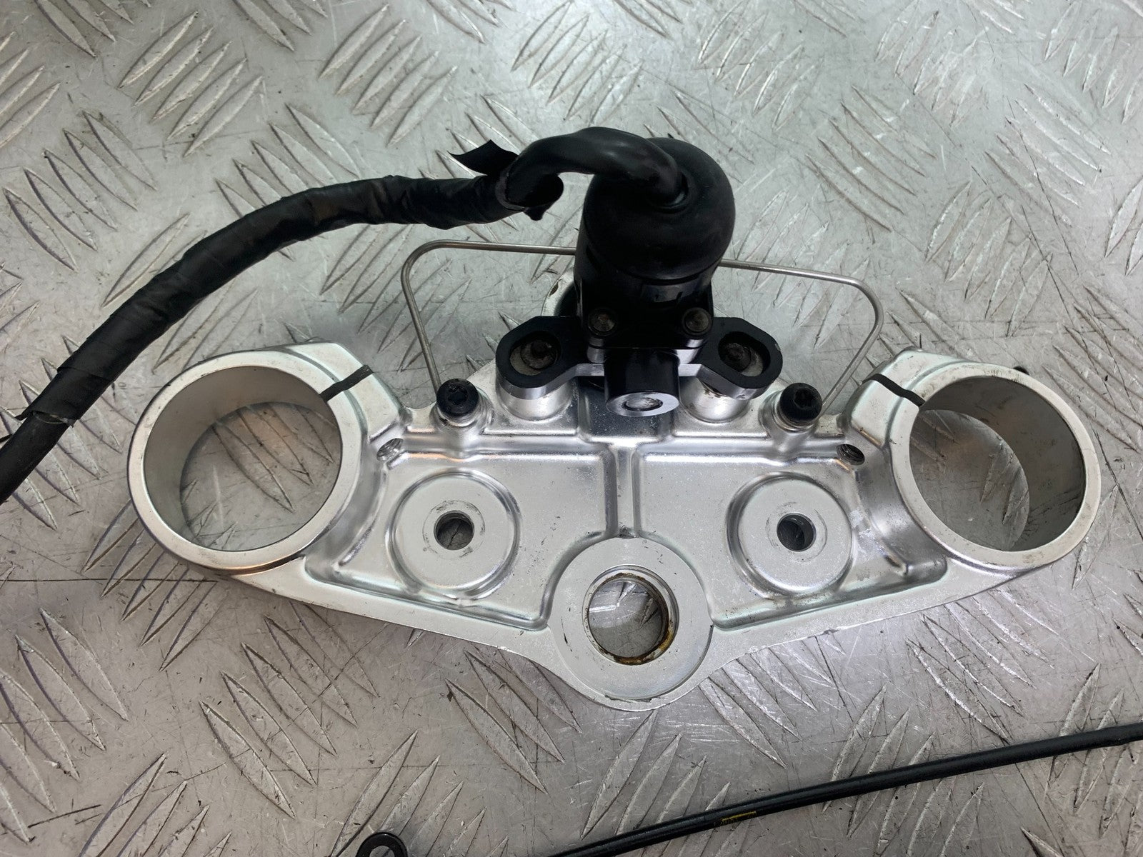TRIUMPH 1050 SPEED TRIPLE LOCKSET AND KEYS   YEAR 2005-2007 (CMB1322)