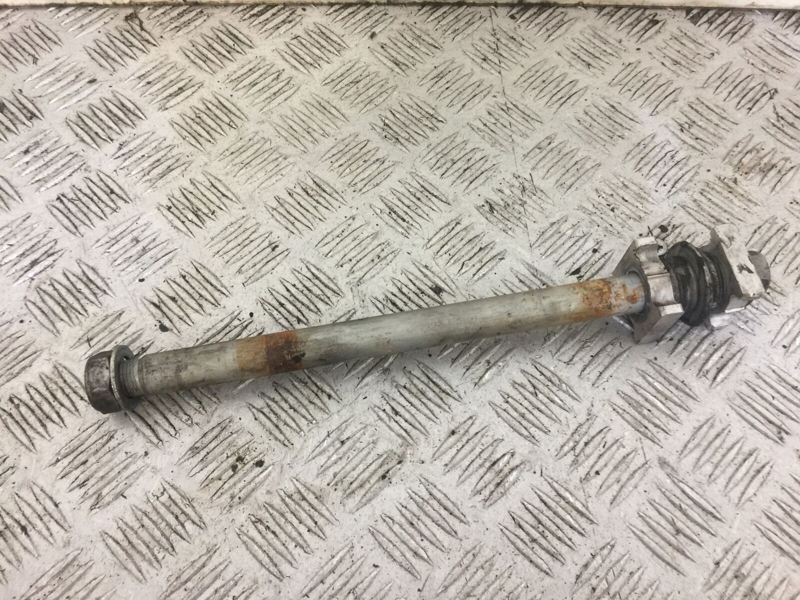 HONDA CB650 F CB 650 FA-H REAR WHEEL SPINDLE   YEAR 2017-2019 (STOCK 710)