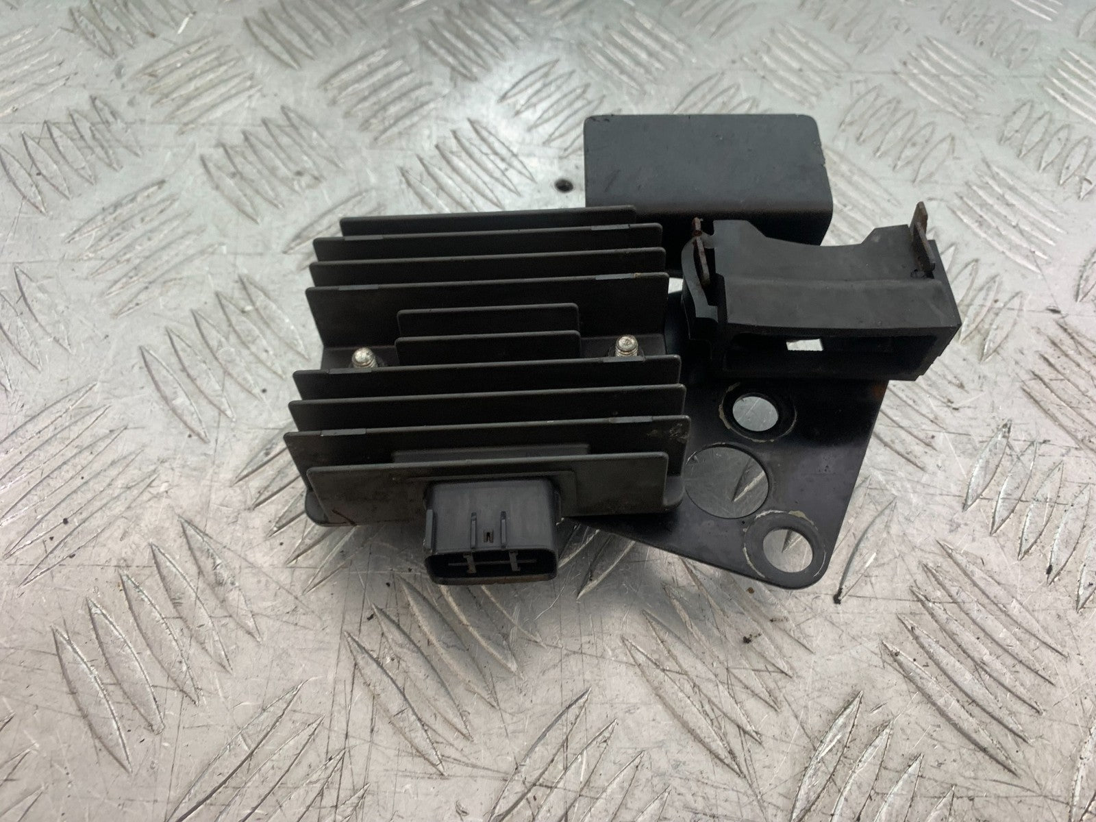 KAWASAKI Z1000 SX REGULATOR  YEAR 2014-16 (CMB1264)