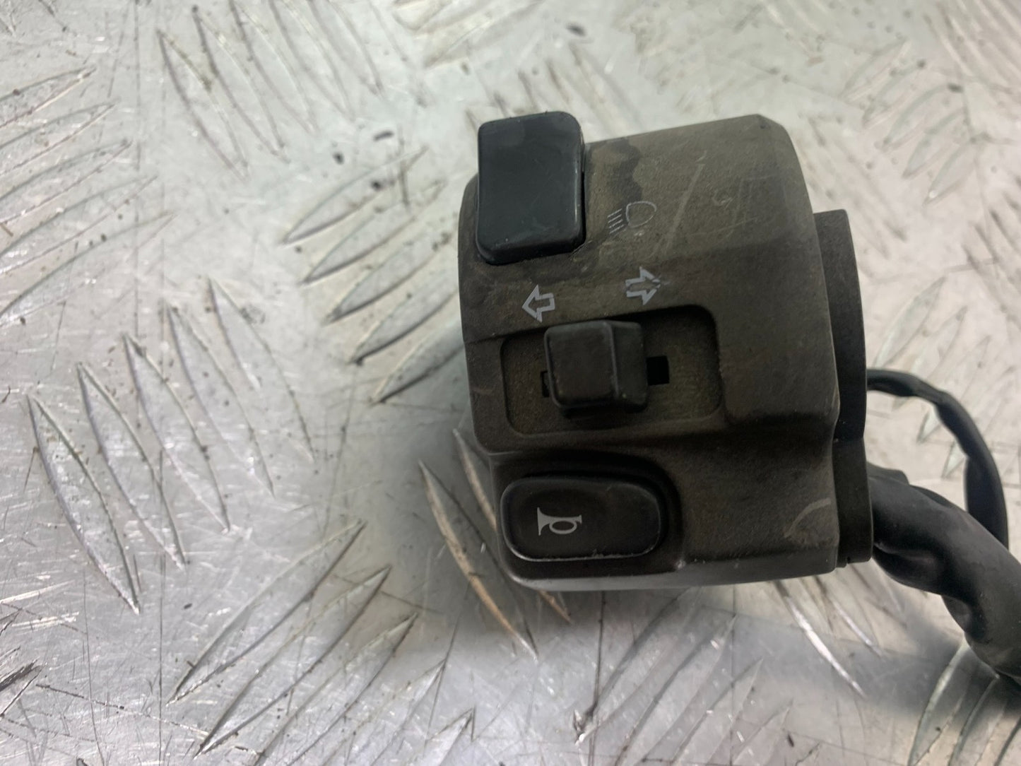 KAWASAKI ZX9R ZX9 C LEFT SWITCH GEAR  YEAR 1998-99 (CMB1213)