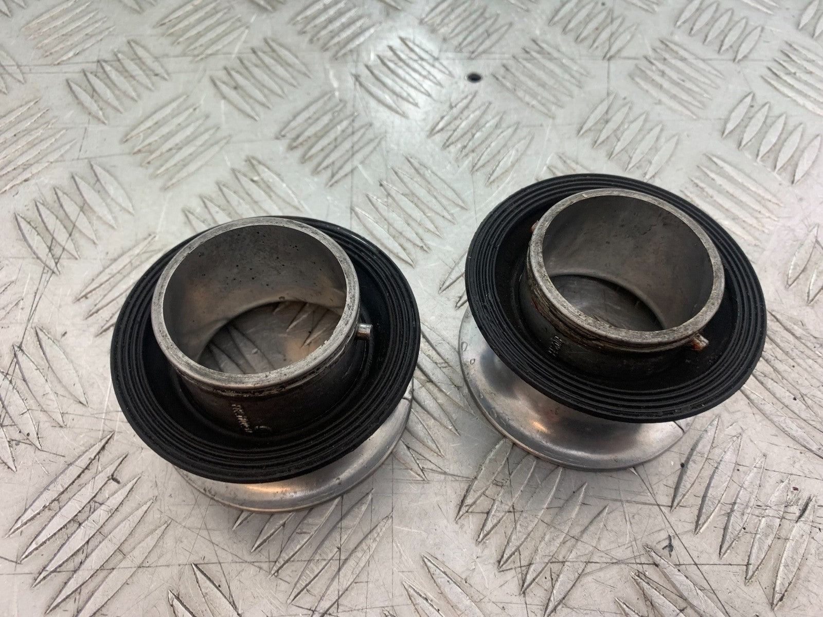 DUCATI 996 SPS 748 916 998 VELOCITY STACKS  1999-2000 (CMB1209)