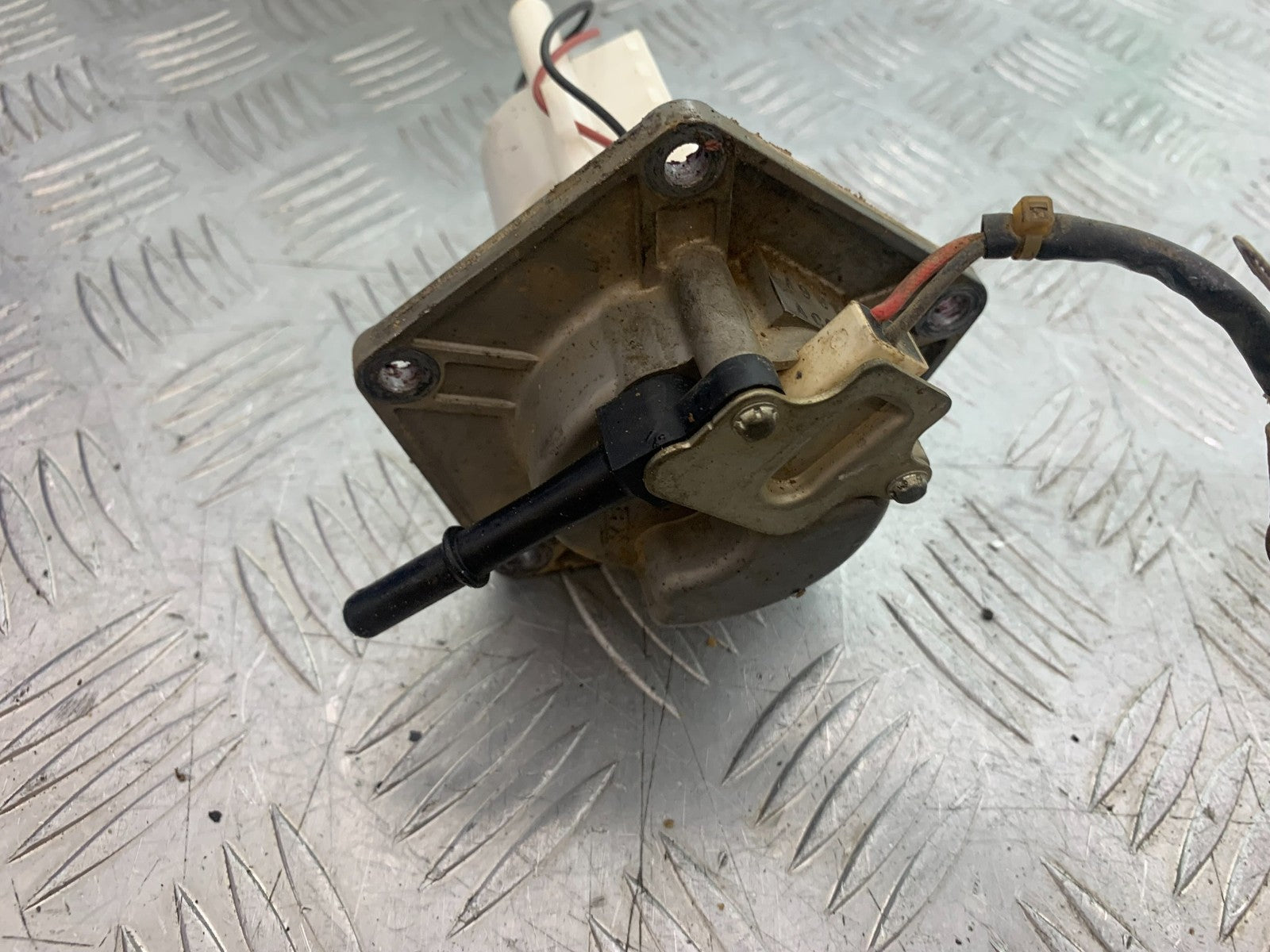 KAWASAKI KXF450 KXF 450 PETROL PUMP  YEAR 2013 CMB1217)